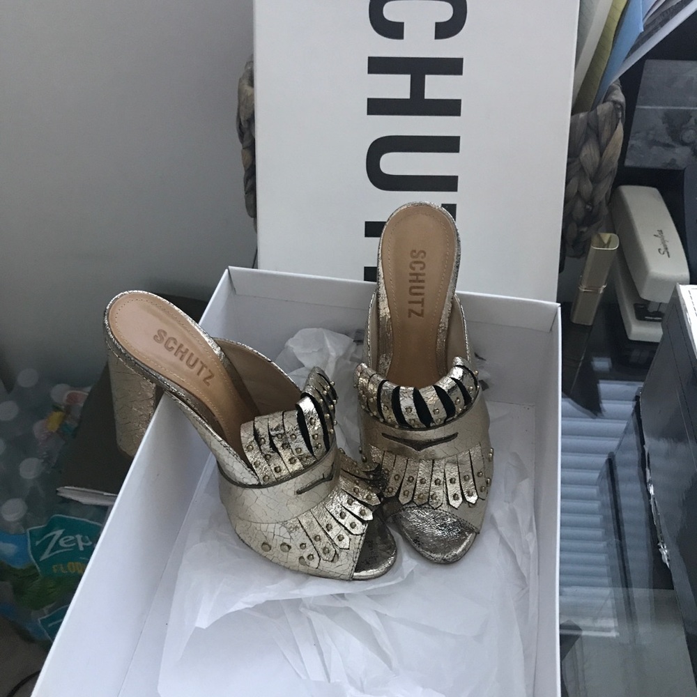 Women’s shoes